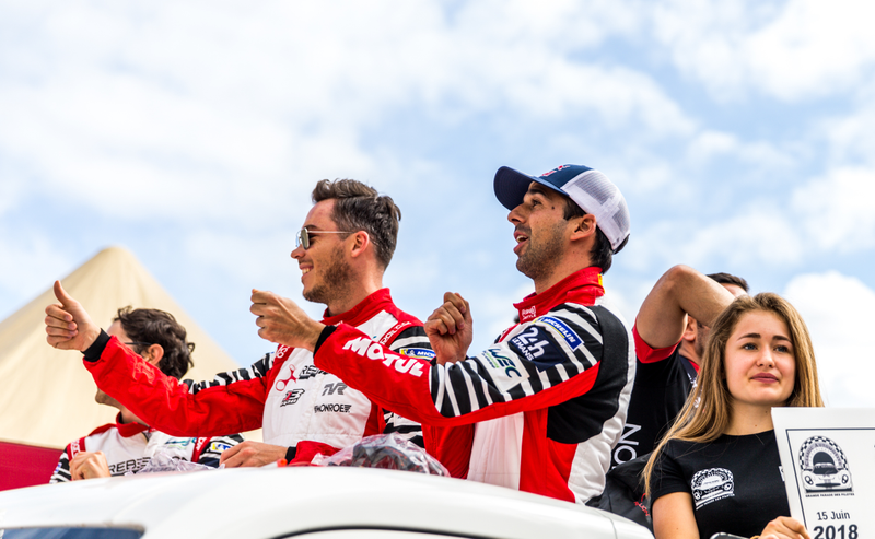 Illustration for article titled The Le Mans Driver Parade Is Absolutely Bonkers
